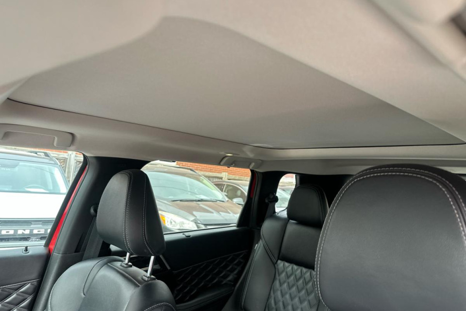2024 Mitsubishi Outlander - Image 65