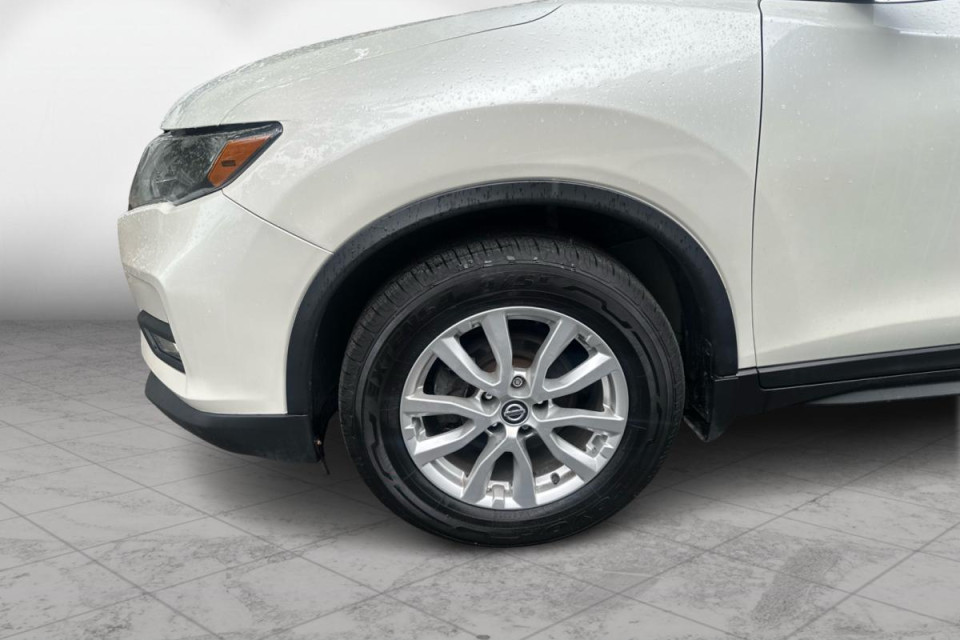 2020 Nissan Rogue - Image 32