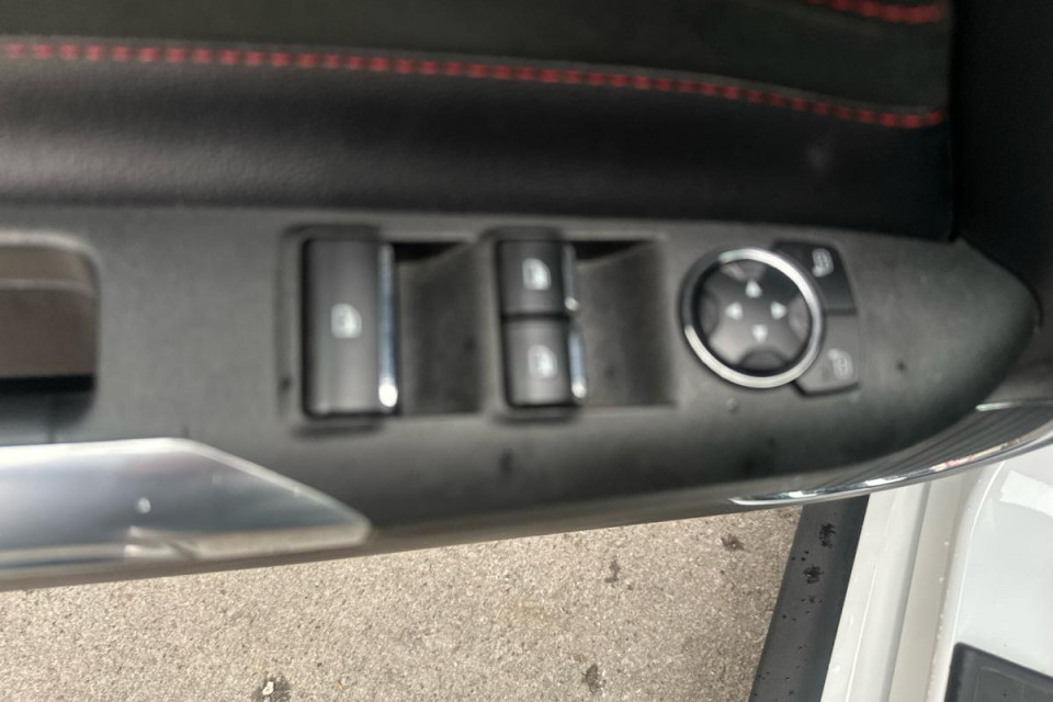 2022 Ford Mustang - Image 76