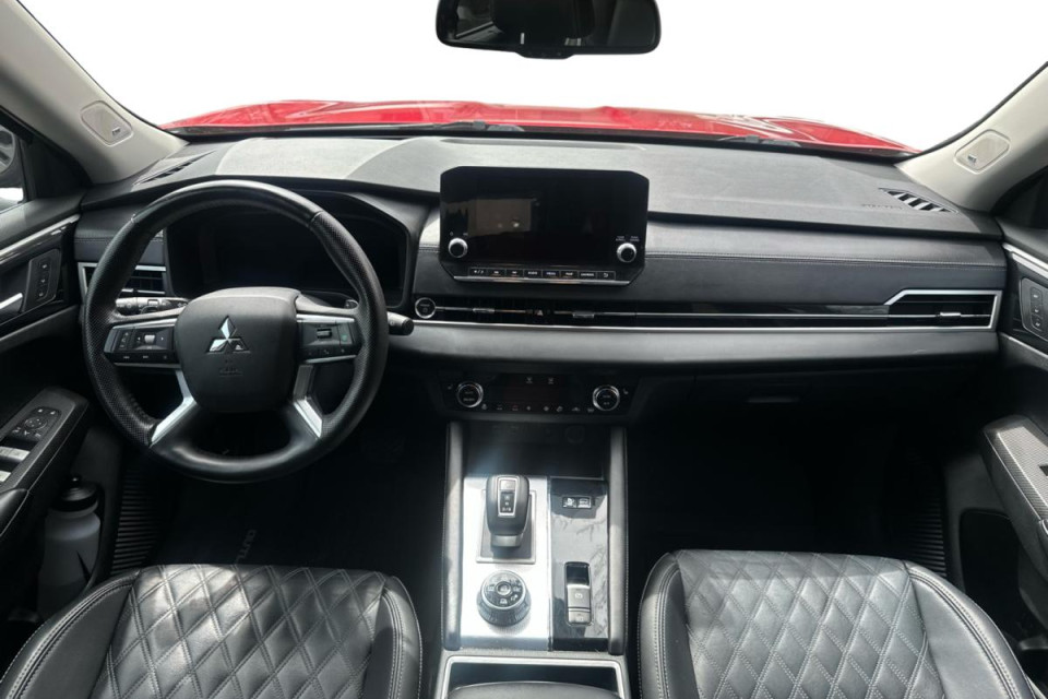 2024 Mitsubishi Outlander - Image 99