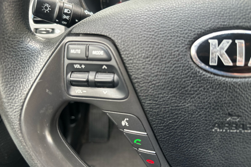 2018 Kia Forte - Image 8