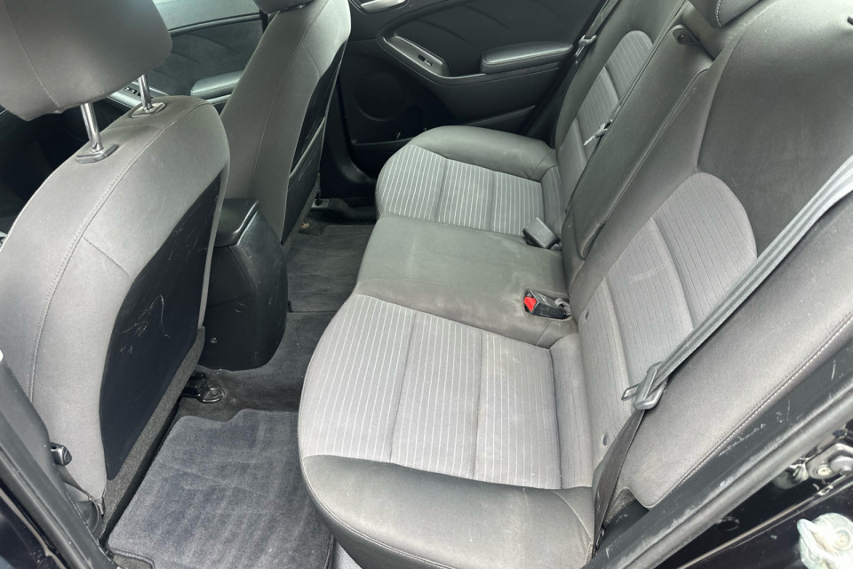 2018 Kia Forte - Image 15