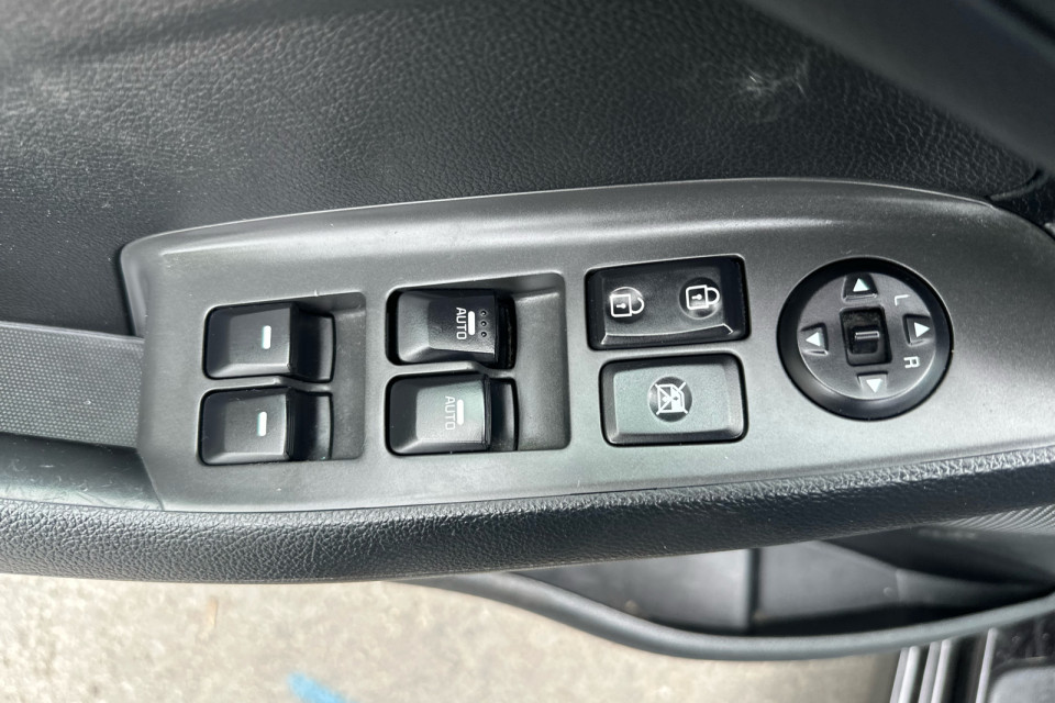 2018 Kia Forte - Image 18