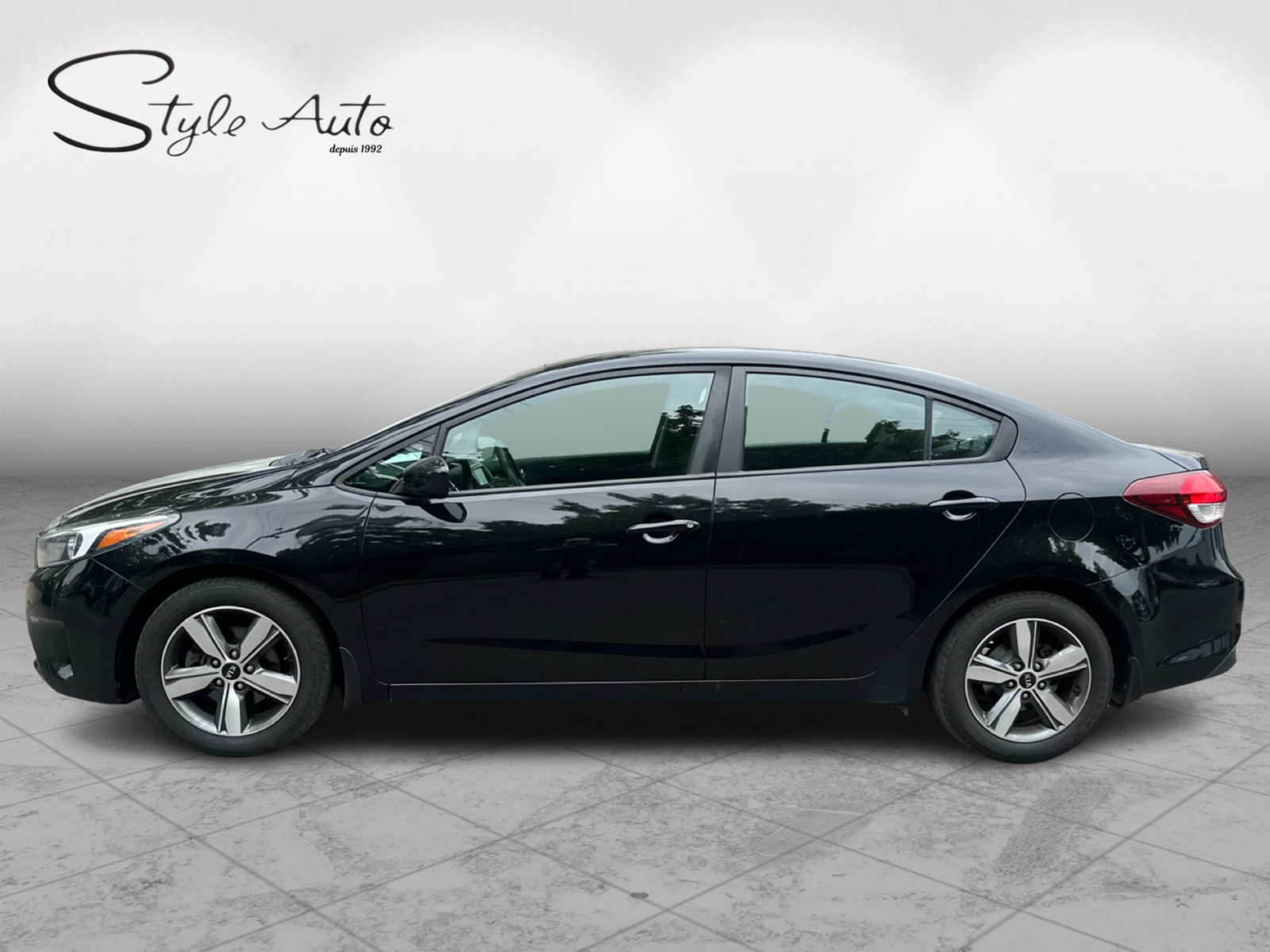 2018 Kia Forte - Image 23