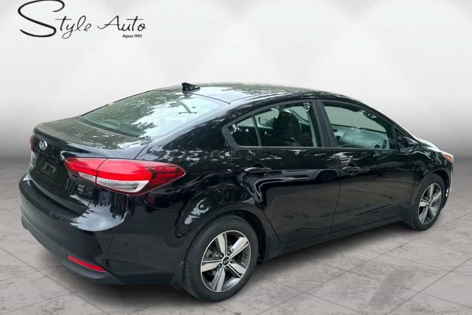 2018 Kia Forte - Image 25
