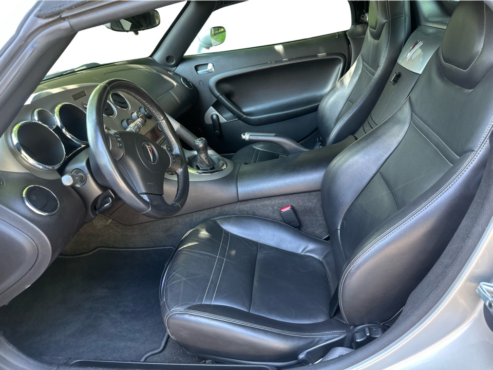 2007 Pontiac Solstice - Image 12