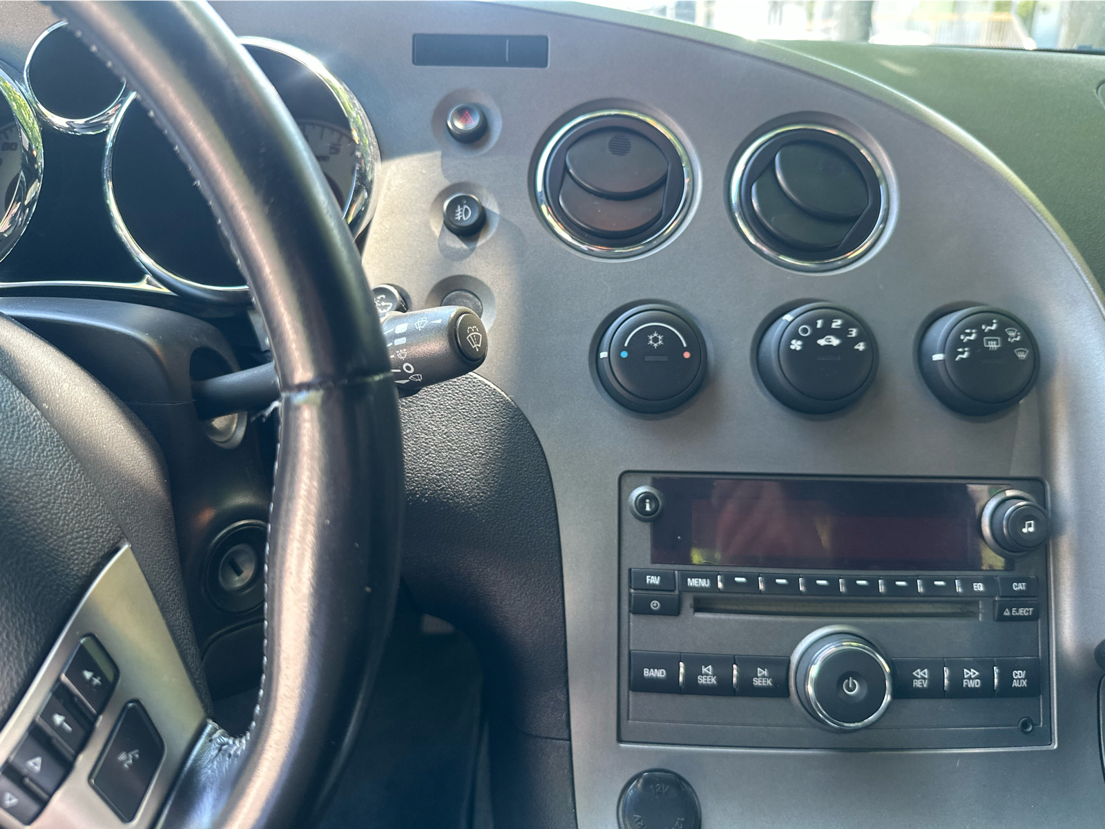 2007 Pontiac Solstice - Image 13