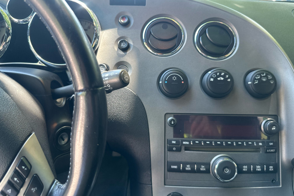 2007 Pontiac Solstice - Image 13