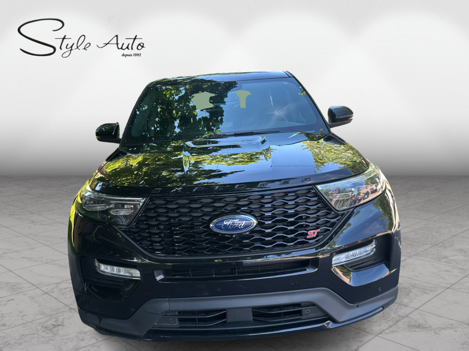 2022 Ford Explorer - Image 2