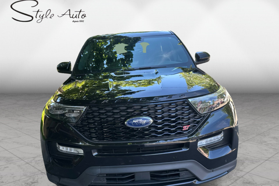 2022 Ford Explorer - Image 2
