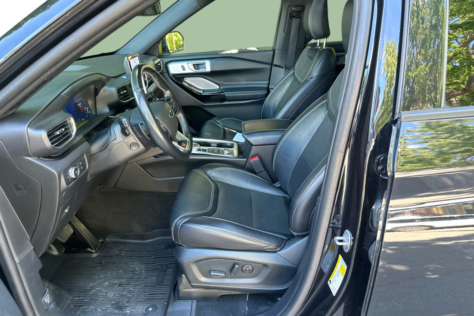 2022 Ford Explorer - Image 11