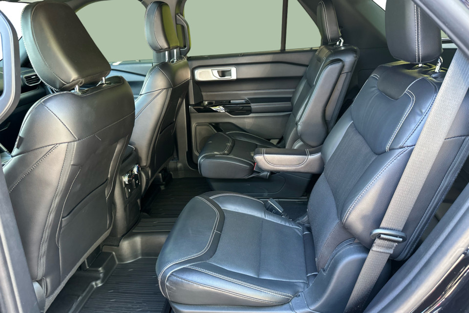 2022 Ford Explorer - Image 12