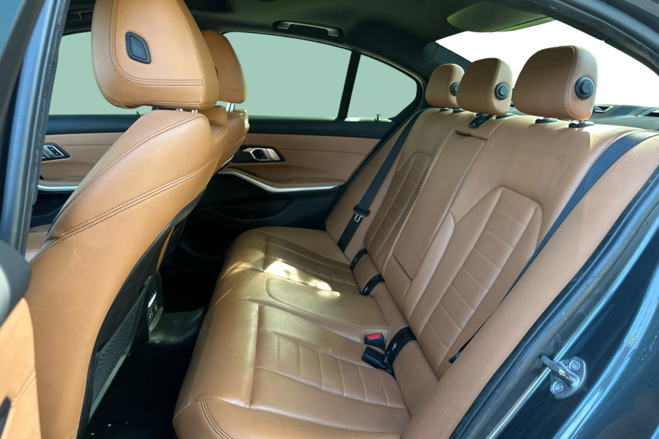 2020 BMW 3 Series - Image 12