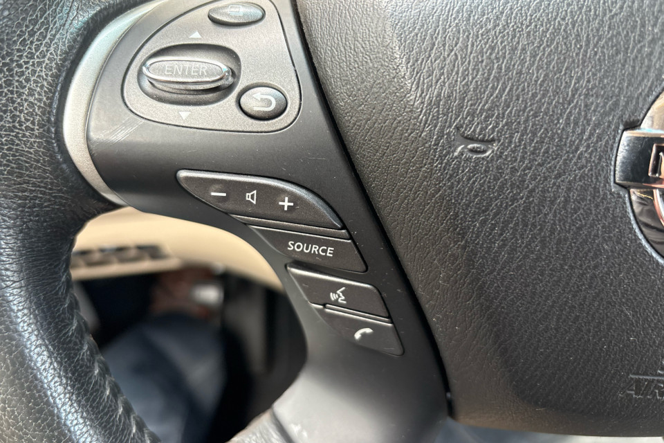 2017 Nissan Pathfinder - Image 12