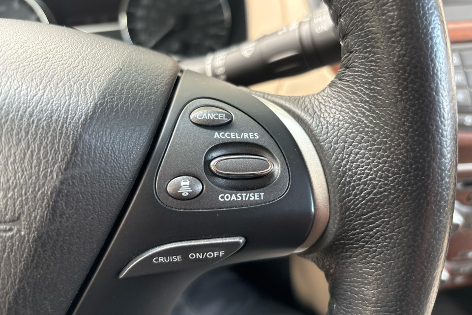 2017 Nissan Pathfinder - Image 13