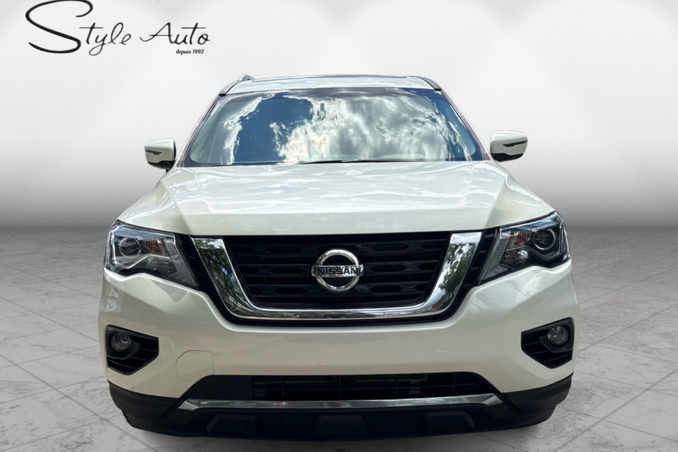 2017 Nissan Pathfinder - Image 2