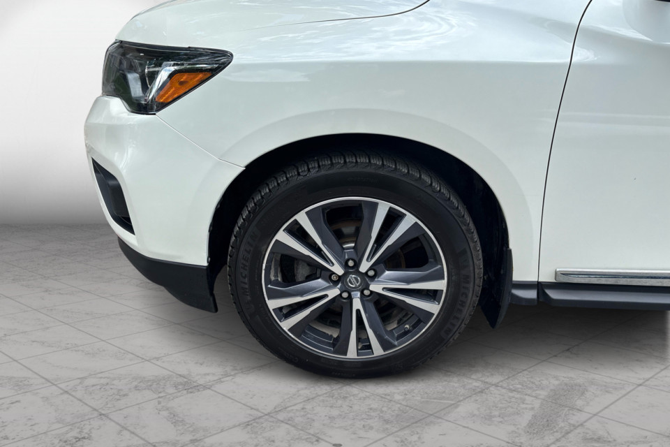 2017 Nissan Pathfinder - Image 9