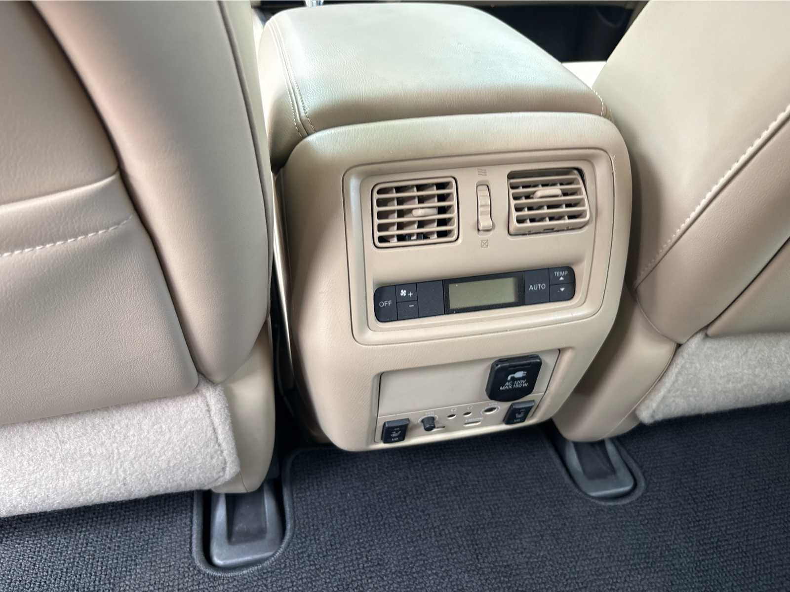 2017 Nissan Pathfinder - Image 23