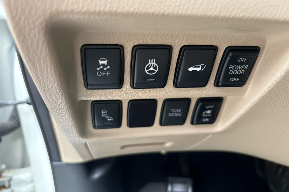 2017 Nissan Pathfinder - Image 22