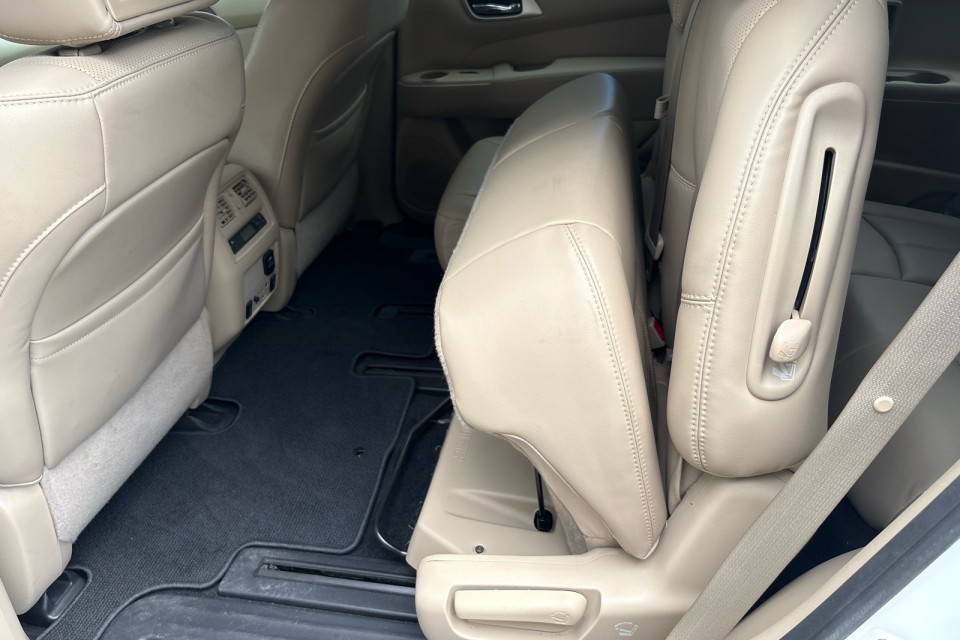 2017 Nissan Pathfinder - Image 20