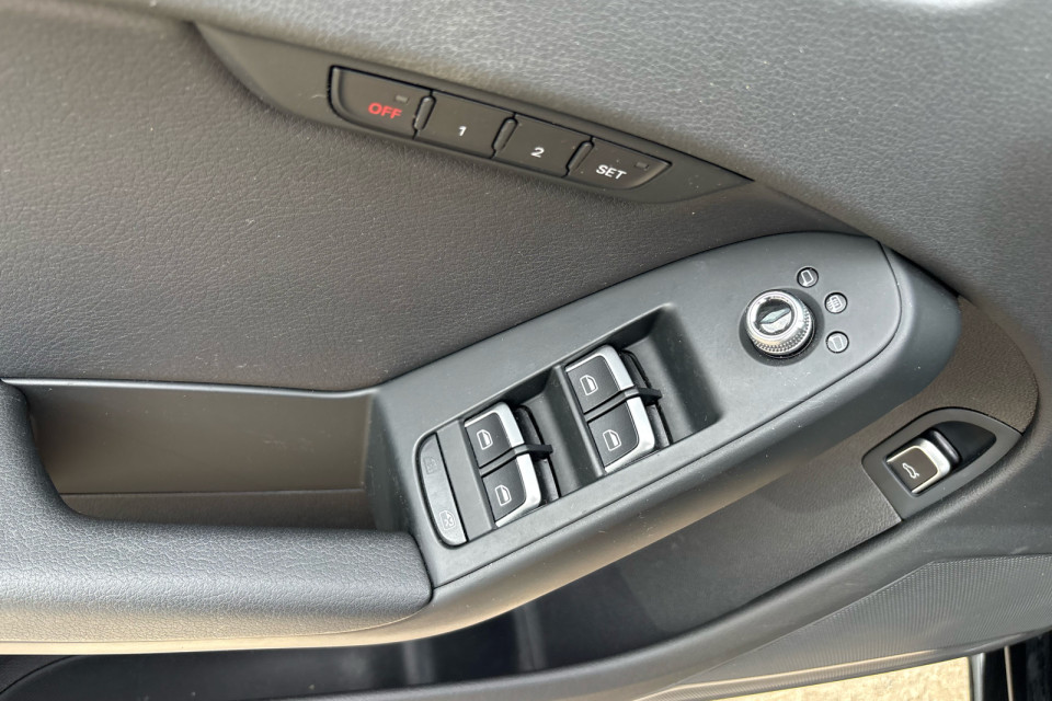 2015 Audi A4 - Image 10