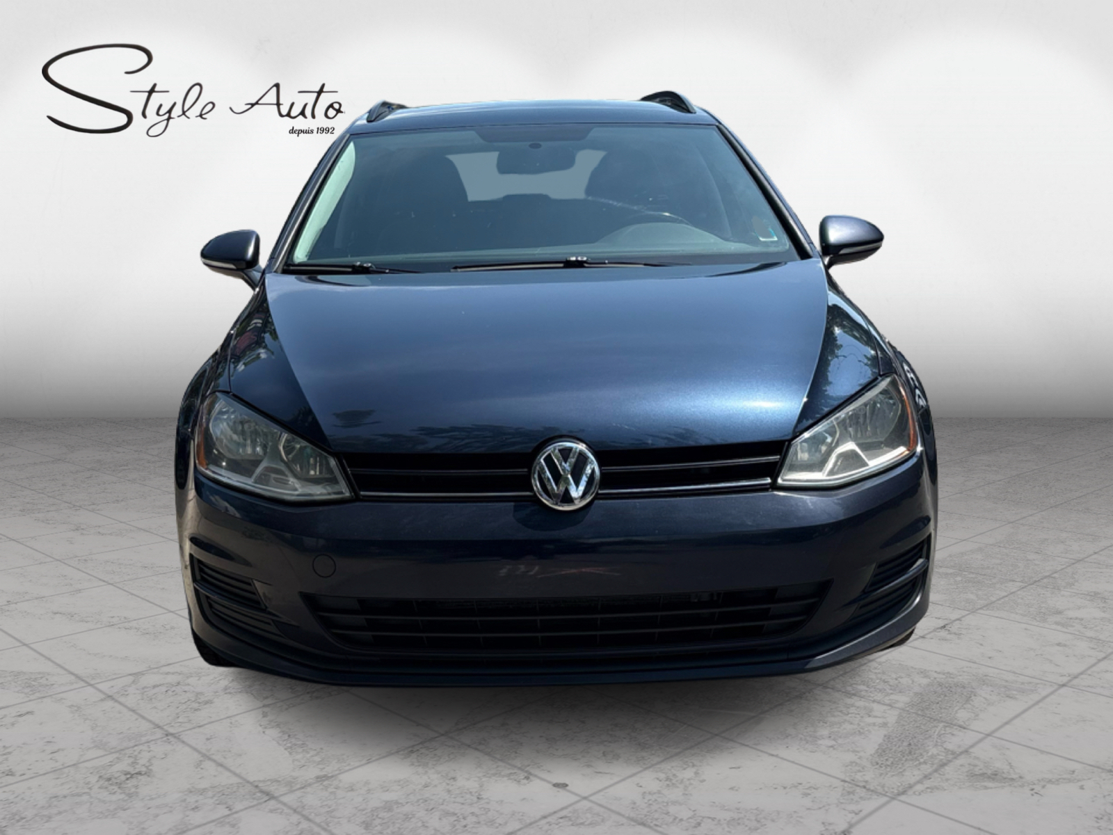 2016 Volkswagen Golf Sportwagon - Image 2