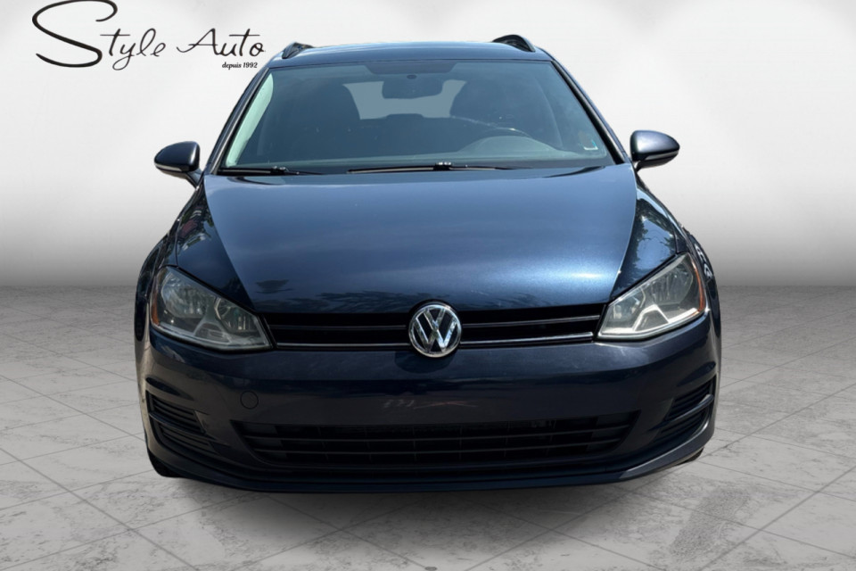 2016 Volkswagen Golf Sportwagon - Image 2