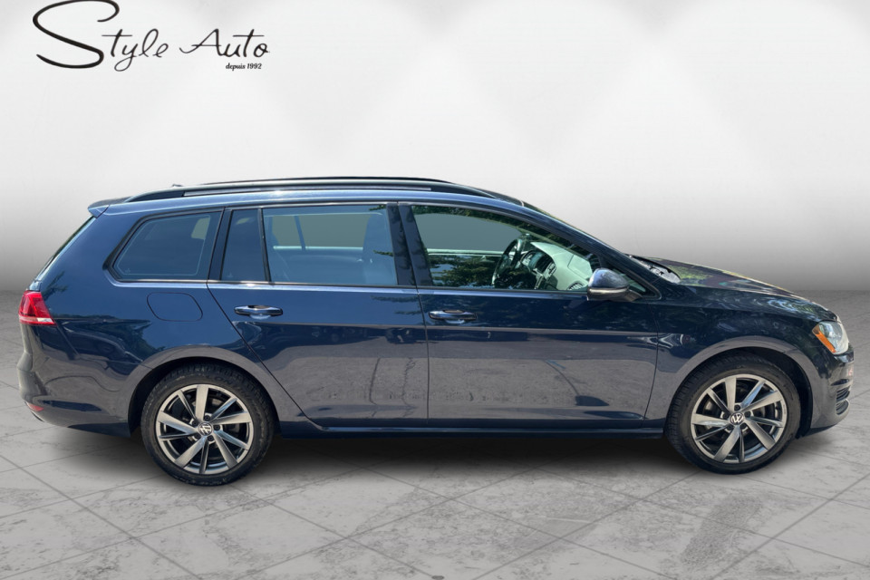 2016 Volkswagen Golf Sportwagon - Image 4