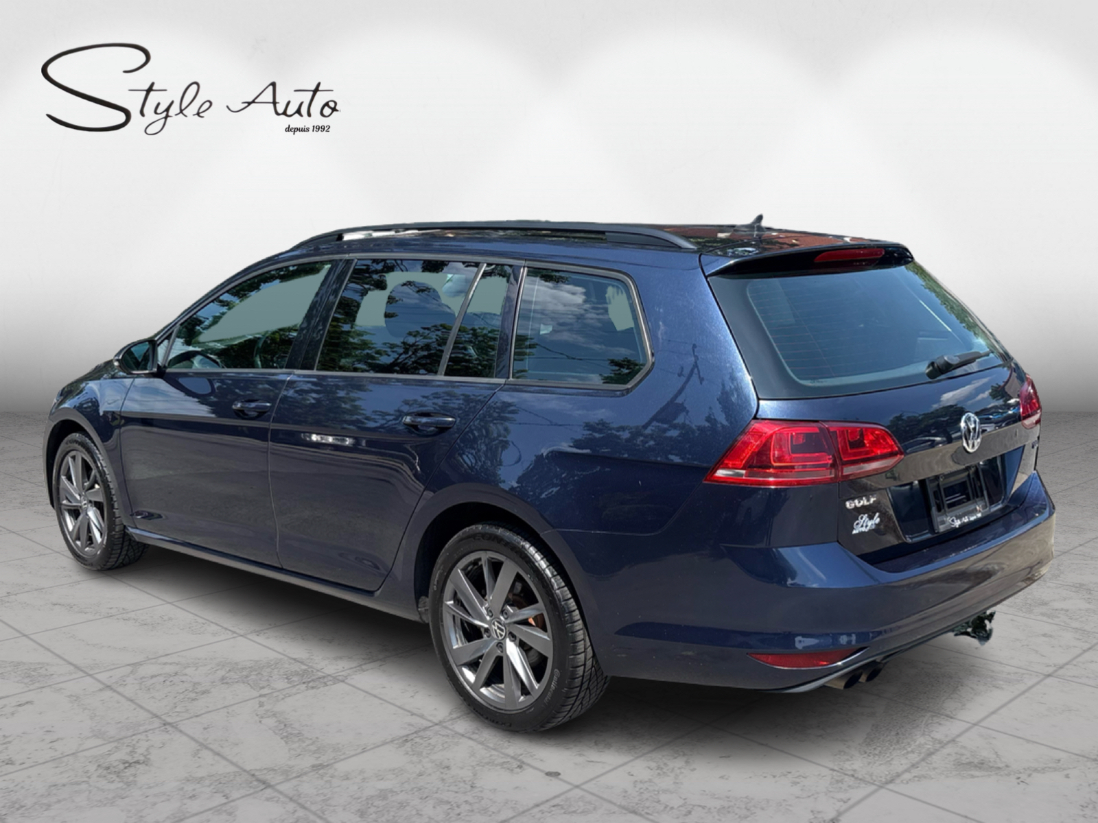 2016 Volkswagen Golf Sportwagon - Image 7