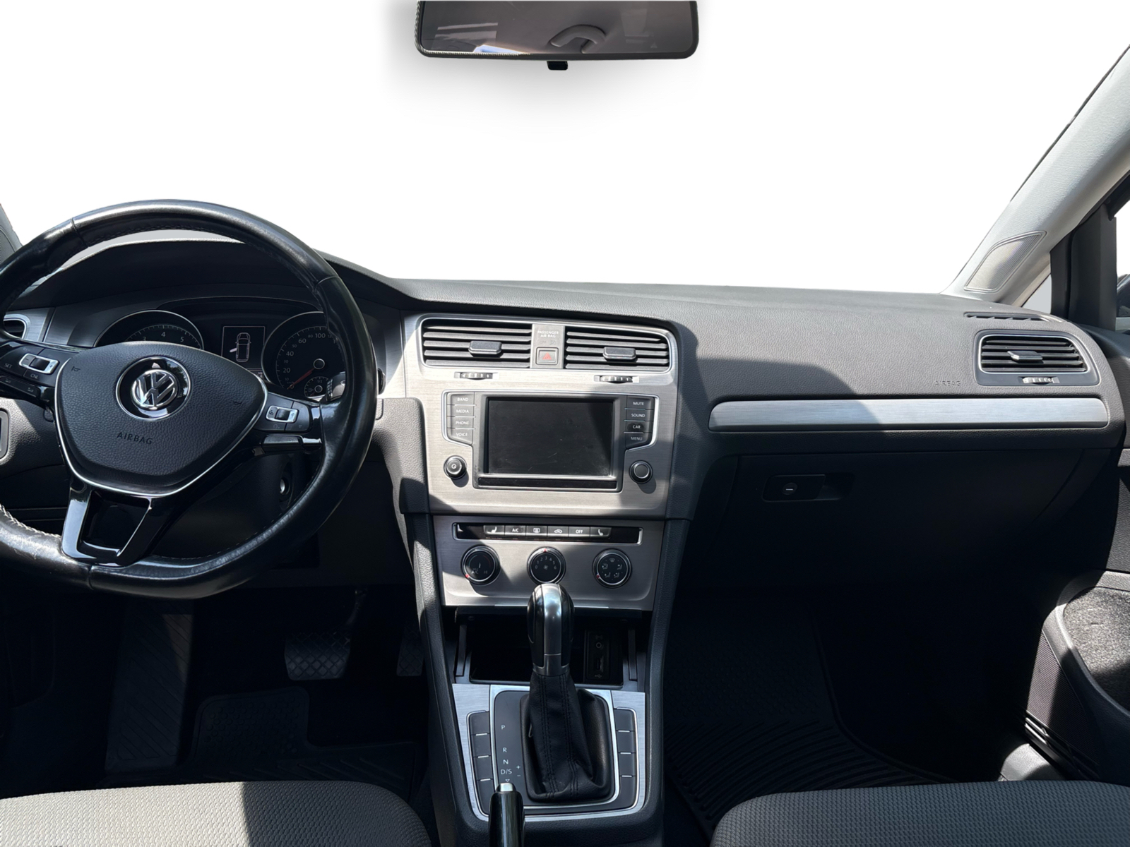 2016 Volkswagen Golf Sportwagon - Image 10