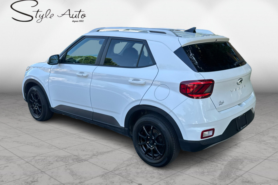 2021 Hyundai Venue - Image 4