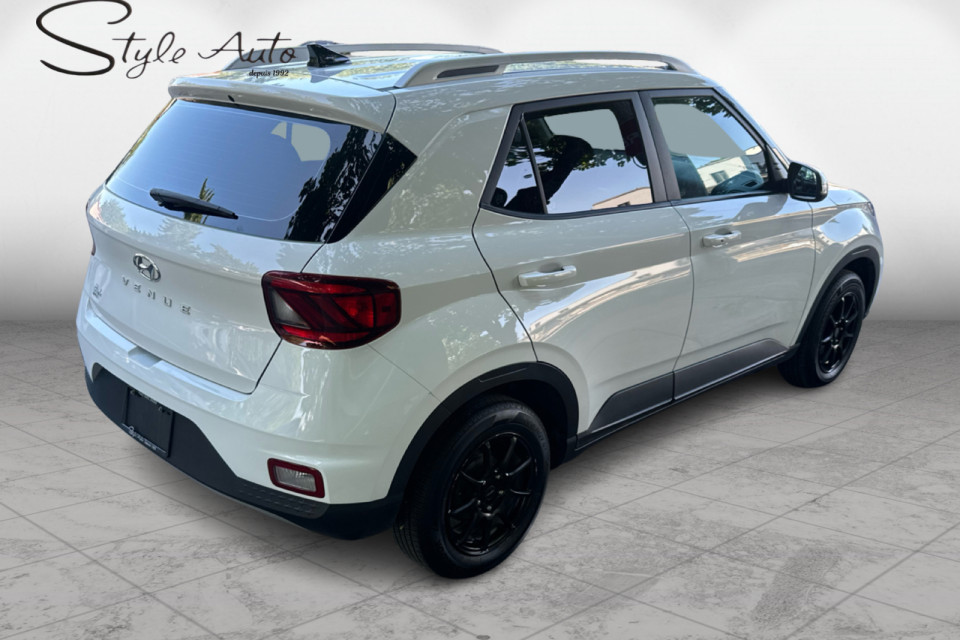 2021 Hyundai Venue - Image 6