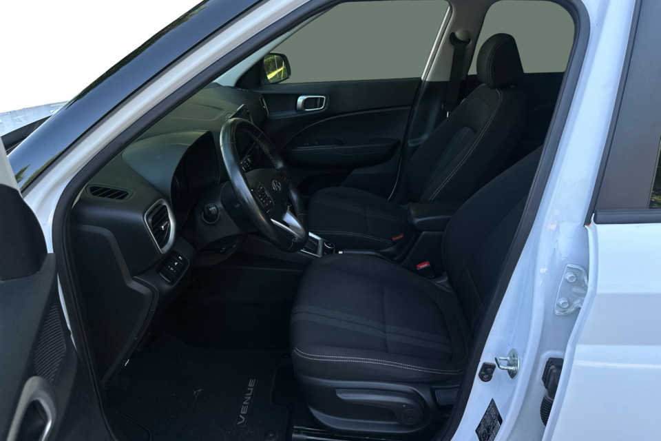 2021 Hyundai Venue - Image 12