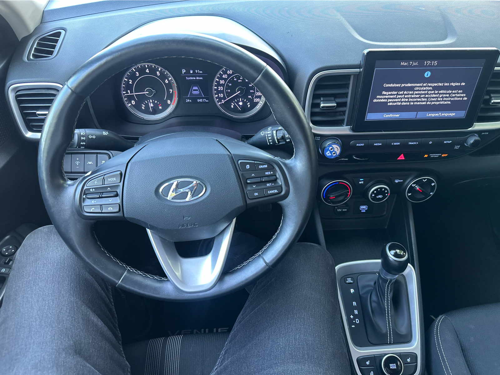 2021 Hyundai Venue - Image 16