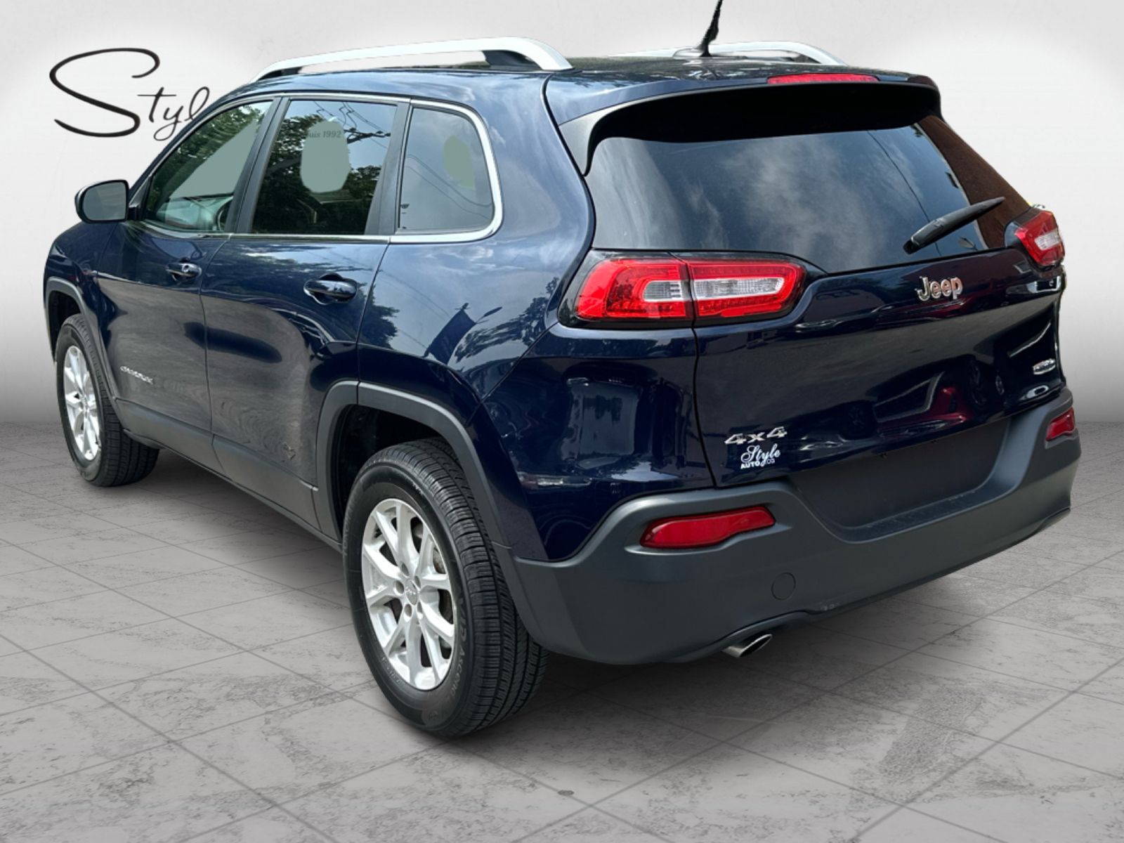 2015 Jeep Cherokee - Image 4