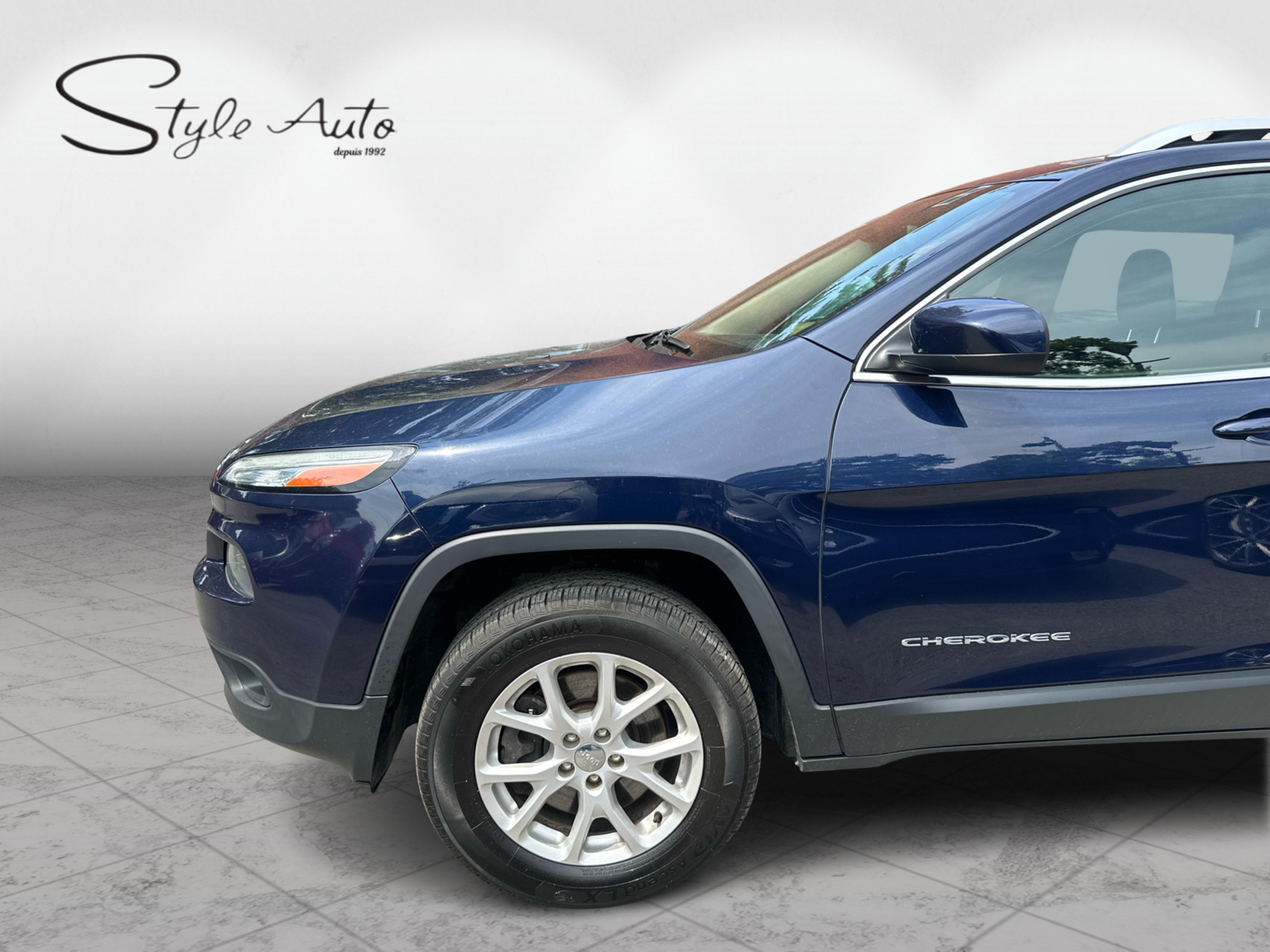 2015 Jeep Cherokee - Image 9