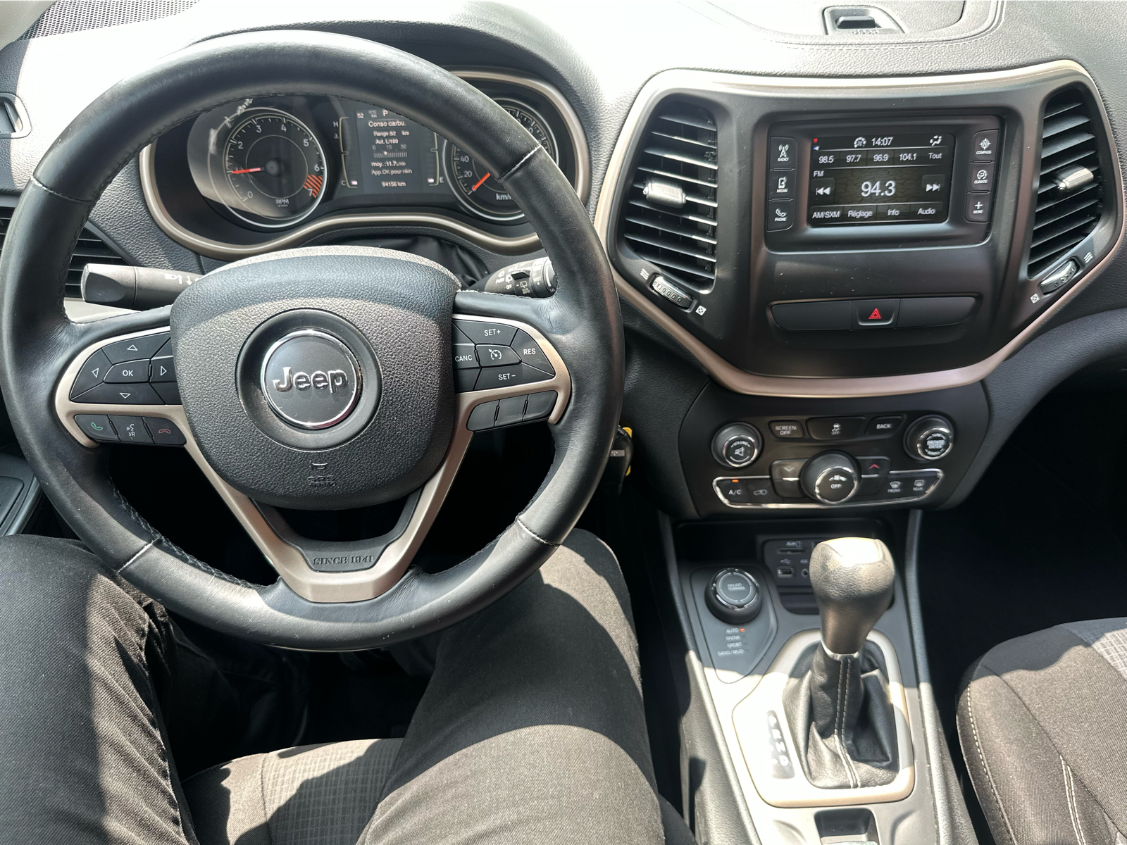2015 Jeep Cherokee - Image 14