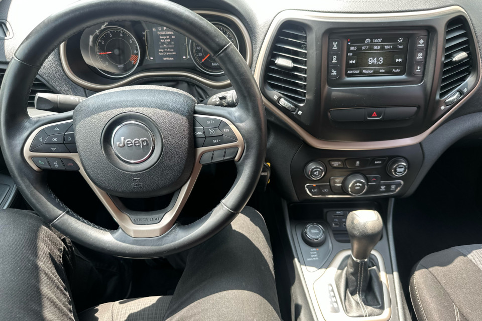 2015 Jeep Cherokee - Image 14