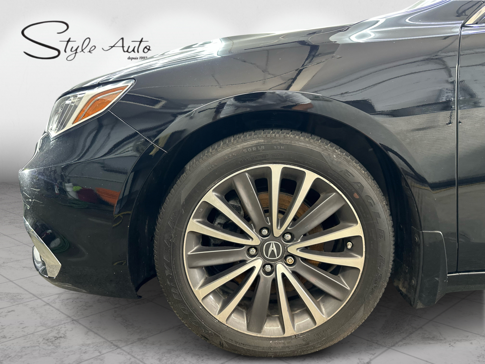 2018 Acura TLX - Image 10