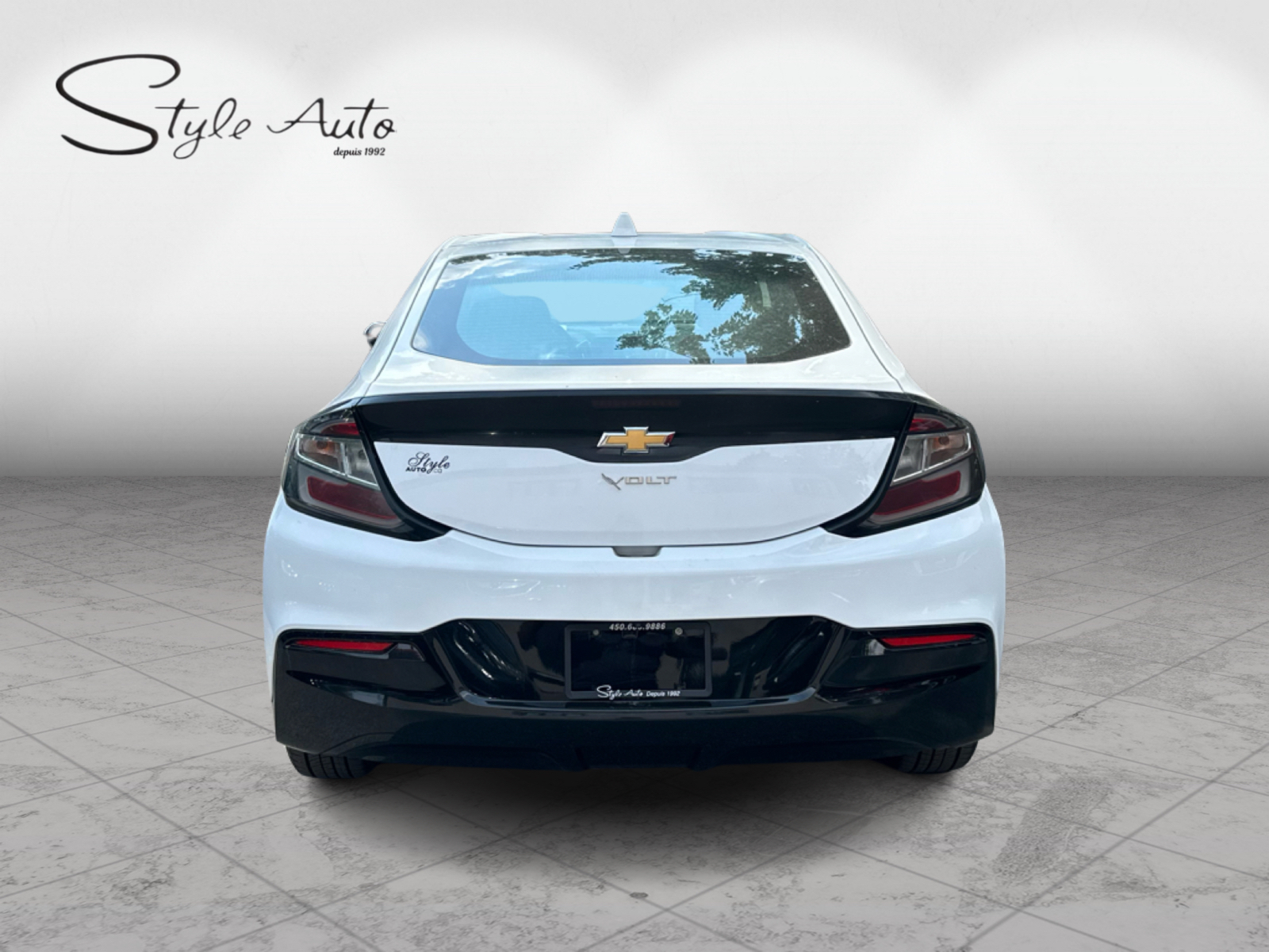 2018 Chevrolet Volt - Image 5