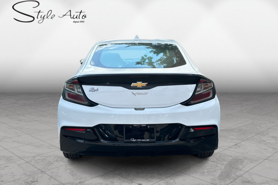 2018 Chevrolet Volt - Image 5