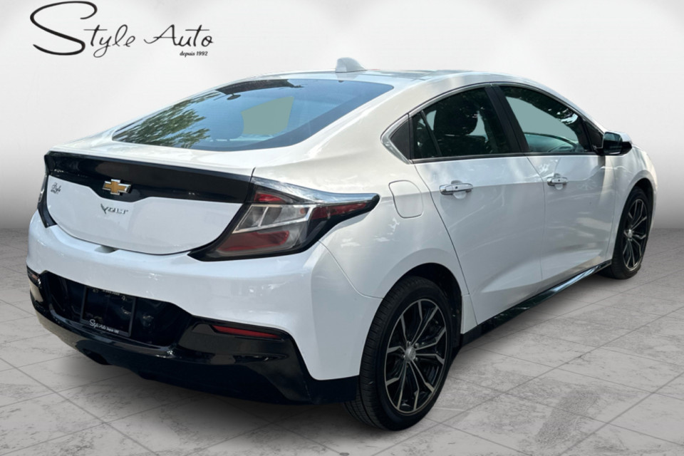 2018 Chevrolet Volt - Image 6