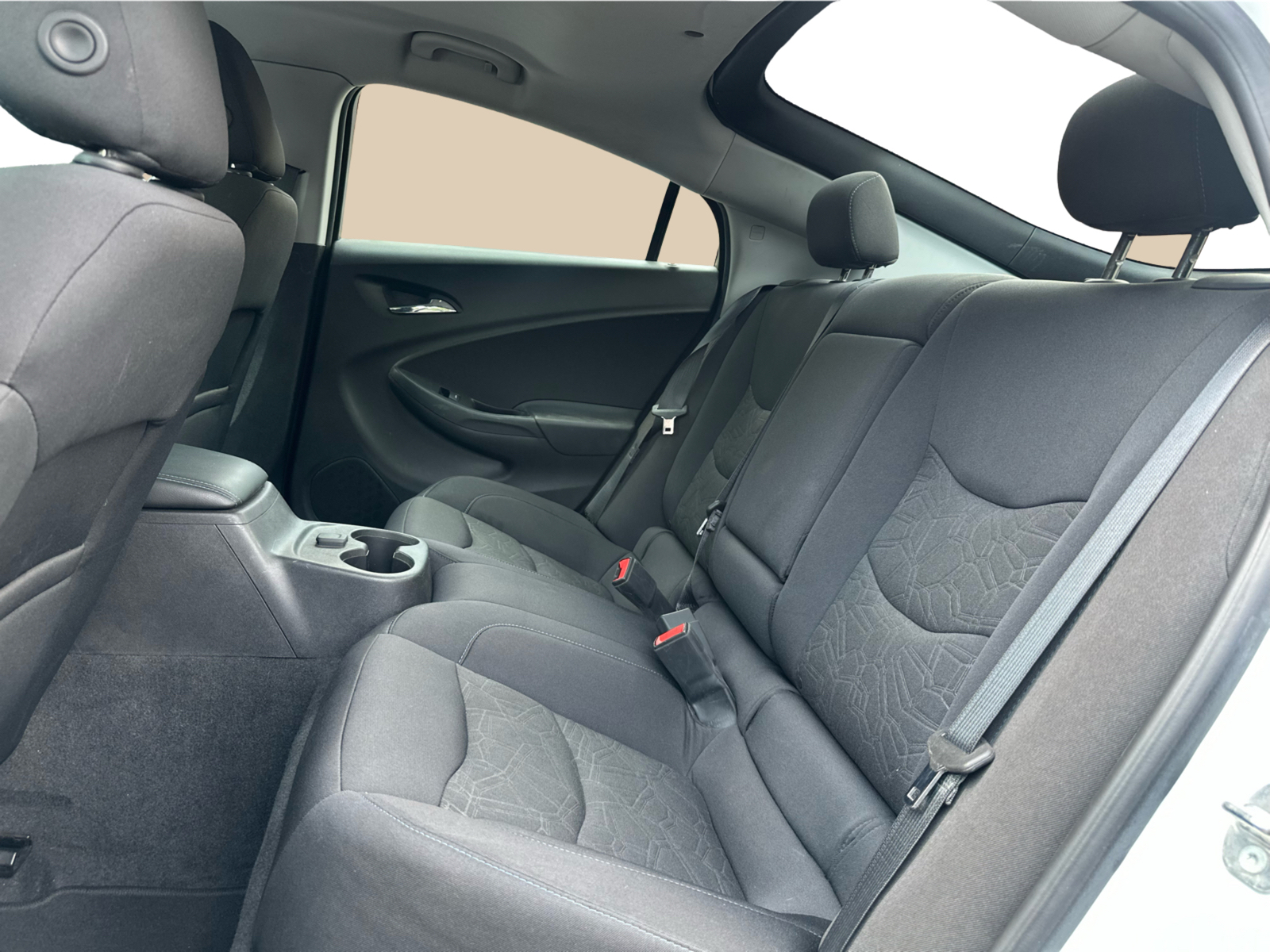 2018 Chevrolet Volt - Image 12