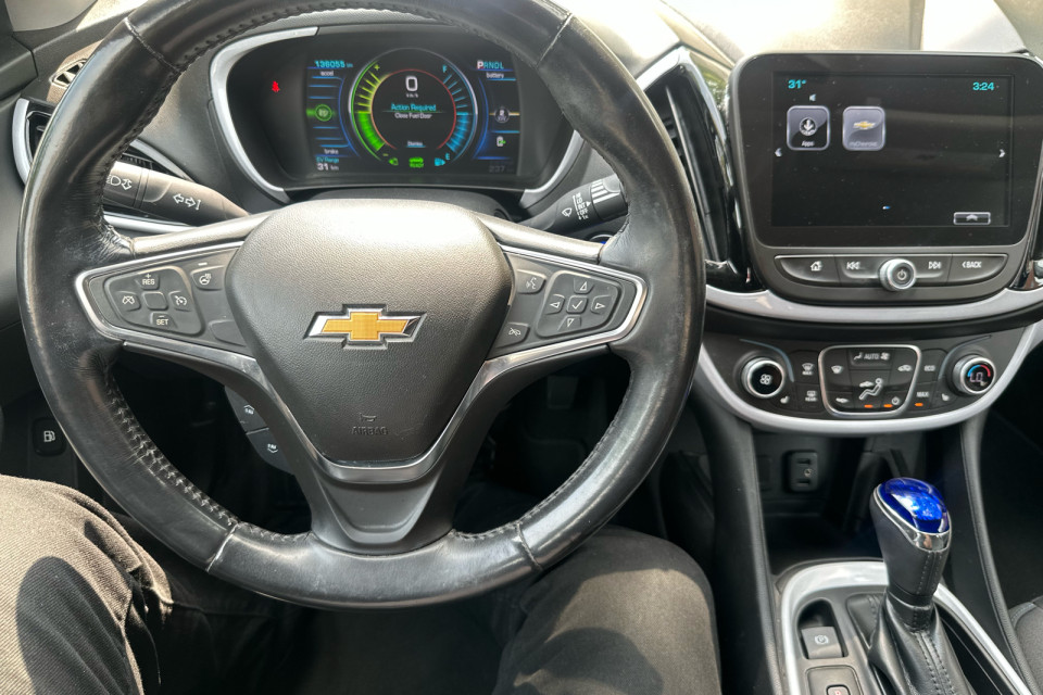 2018 Chevrolet Volt - Image 13