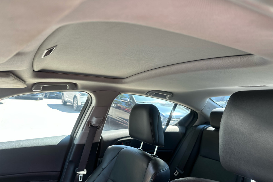 2017 Acura ILX - Image 19