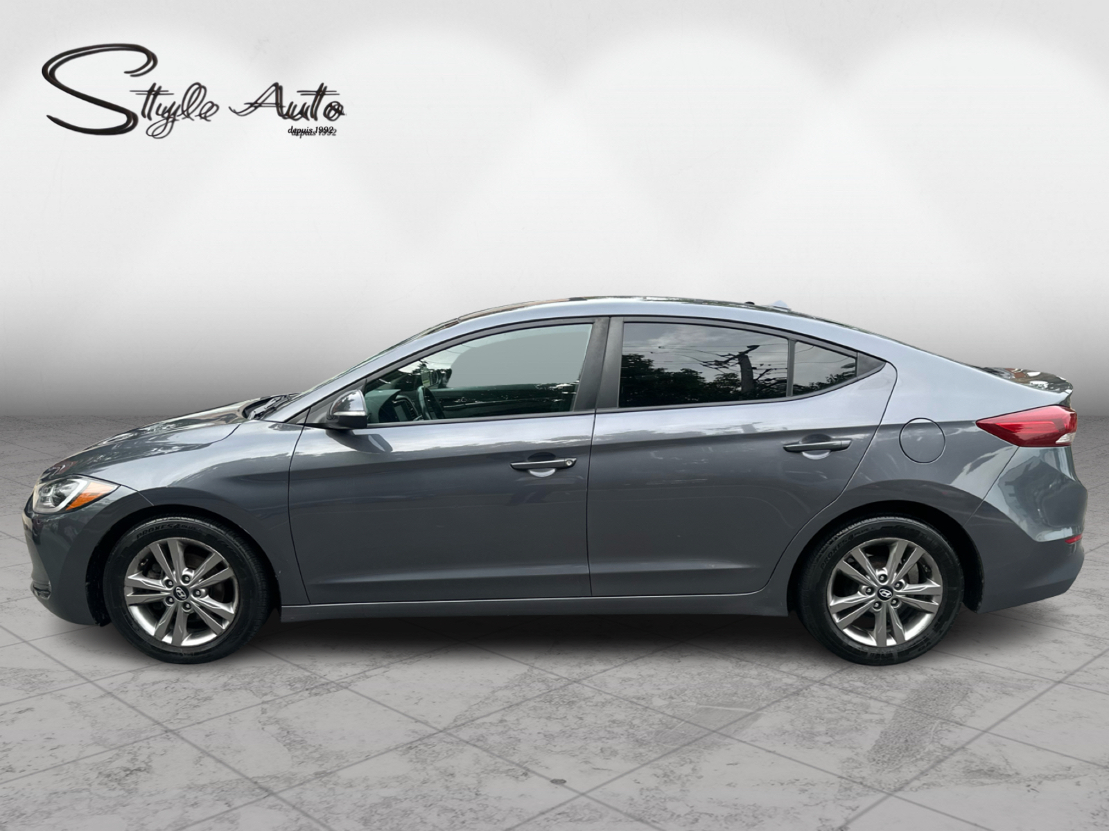 2018 Hyundai Elantra - Image 3