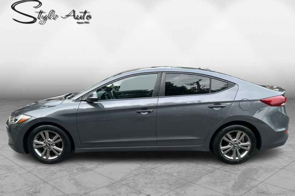 2018 Hyundai Elantra - Image 3