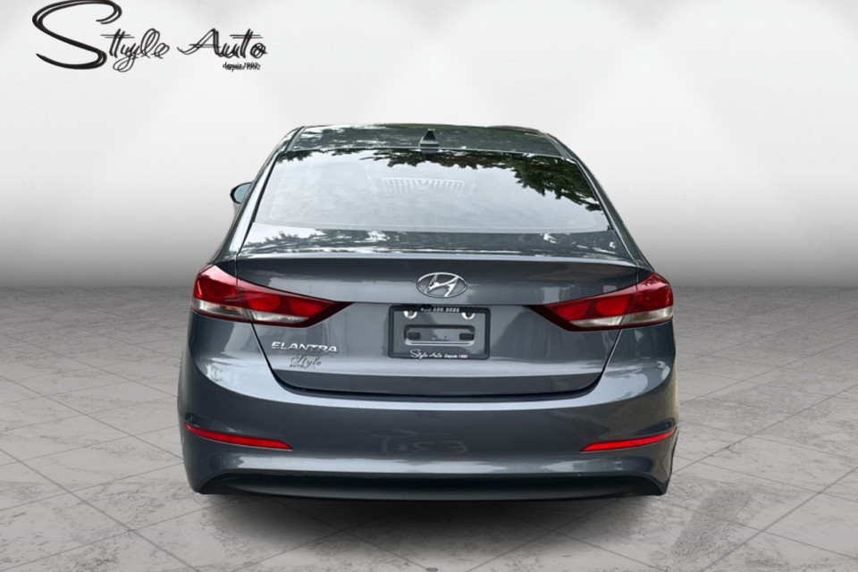 2018 Hyundai Elantra - Image 5