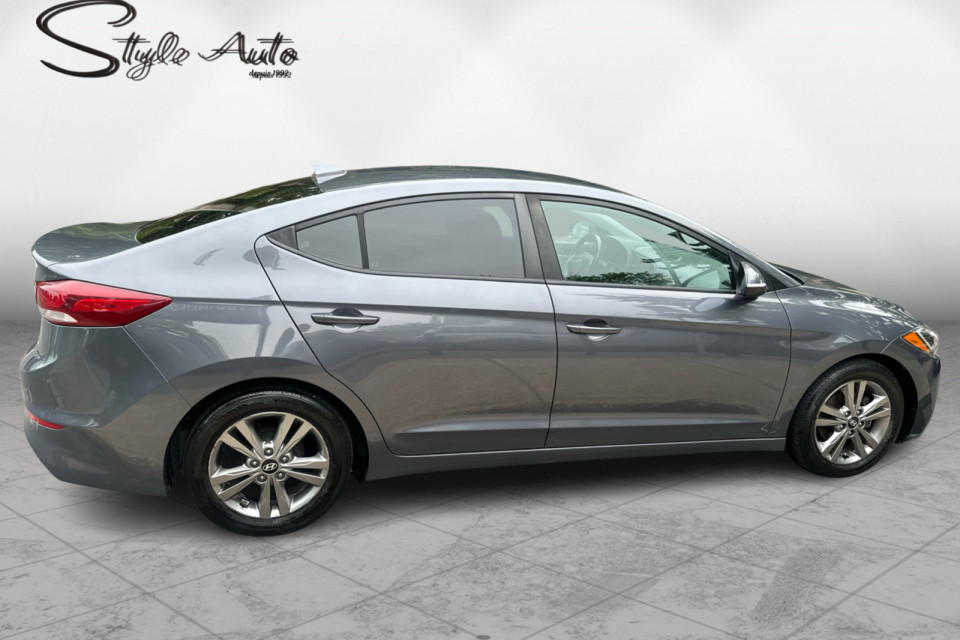 2018 Hyundai Elantra - Image 7