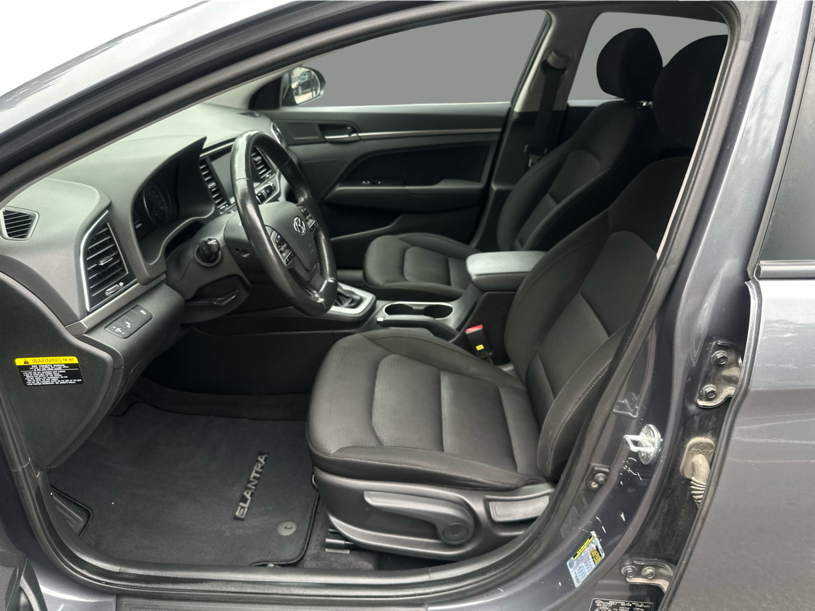 2018 Hyundai Elantra - Image 11